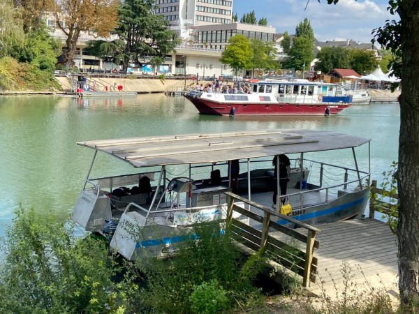 Un de nos bateaux sur la seine